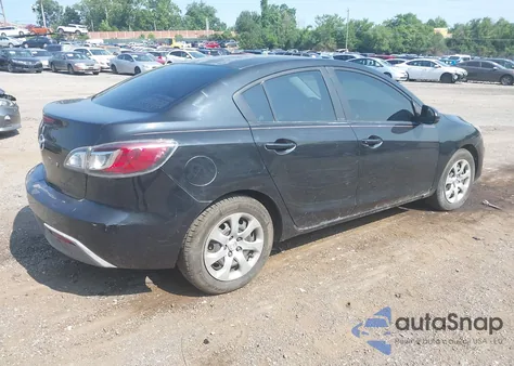 2011 Mazda Mazda3 I Sport z USA, uszkodzony, nr VIN JM1BL1UG2B1361921